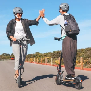 Exploring the Algarve has never been easier! Rent a bike or e-scooter and cruise along stunning coastal roads, charming villages, and breathtaking cliffs at your own pace.  Book your next adventure. ☀️🚲🛴  𝚠𝚠𝚠.𝚋𝚘𝚊𝚣𝚊𝚍𝚟𝚎𝚗𝚝𝚞𝚛𝚎𝚜.𝚌𝚘𝚖
𝚒𝚗𝚏𝚘@𝚋𝚘𝚊𝚣𝚊𝚍𝚟𝚎𝚗𝚝𝚞𝚛𝚎𝚜.𝚌𝚘𝚖
+𝟹𝟻𝟷 𝟿𝟹𝟺 𝟾𝟹𝟹 𝟻𝟸𝟸  #boazadventures #carvoeiro #qualitytime #familymoments #familylife #timetogether #coastline #algarve #visitportugal #beachvibes #adventures #activities #rentalcar #summerholidays #cavestours #sealife ⁣#ecofriendlyliving #travellovers #sustainableliving #wanderlust #portugallovers #holidays2024 #AlgarveAdventures #BikeRental #scooterlife