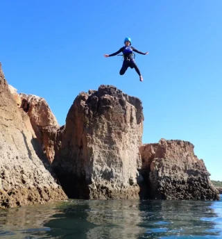 COASTEERING TOURS 〰️ Combining the thrill of cliff jumping, rock climbing, and wild swimming, this activity is an incredible sport that’s accessible to everyone, thanks to our expert guides and top-of-the-line safety equipment.🧗‍♂️🌊

The activity lasts 3 hours and is always supported by specialized guides. You will need a helmet, wetsuit and life jacket. At the end of your tour we’ll provide you with photos of your incredible experience. 😎

Contact us to book your activity for this summer.

𝚠𝚠𝚠.𝚋𝚘𝚊𝚣𝚊𝚍𝚟𝚎𝚗𝚝𝚞𝚛𝚎𝚜.𝚌𝚘𝚖
𝚒𝚗𝚏𝚘@𝚋𝚘𝚊𝚣𝚊𝚍𝚟𝚎𝚗𝚝𝚞𝚛𝚎𝚜.𝚌𝚘𝚖
+𝟹𝟻𝟷 𝟿𝟼𝟷 𝟶𝟼𝟻 𝟾𝟿𝟷

#boazadventures #sagres #adventures #familymoments #familylife #timetogether #coastline #algarve #tours #visitportugal #beachvibes #adventures #activities #summerholidays #cavestours #sealife ⁣#travellovers #portugallovers #holidays2025