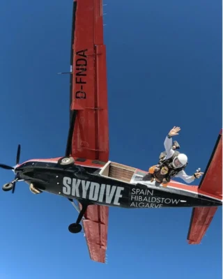 Elevate your holiday — literally.
Skydiving over Alvor means jaw-dropping views, the thrill of freefall, and the ultimate memory you’ll never stop talking about. 🌊✨

Tandem Skydive:
* Tandem Skydive 10.000ft / 3000m — 179,00€
* Tandem Skydive 15.000ft / 4600m — 219,00€
* Beach Tandem Skydive 15.000ft / 4600m — 365,00€

All options include a certificate.

More info about video and photo packages on our website — www.boazadventures.com

#boazadventures #adventure #qualitytime #familylife #adrenaline  #skydive #algarve #alvor #portimao #visitportugal #adventures #activities #summerholidays #skydiver  #travellovers #portugallovers #holidays2025
